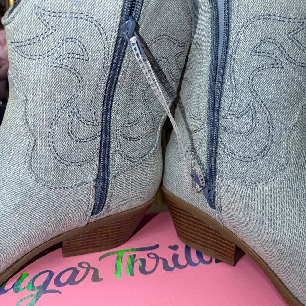 NEW Guess Los Angeles Denim Western Ankle Boots Size 8M